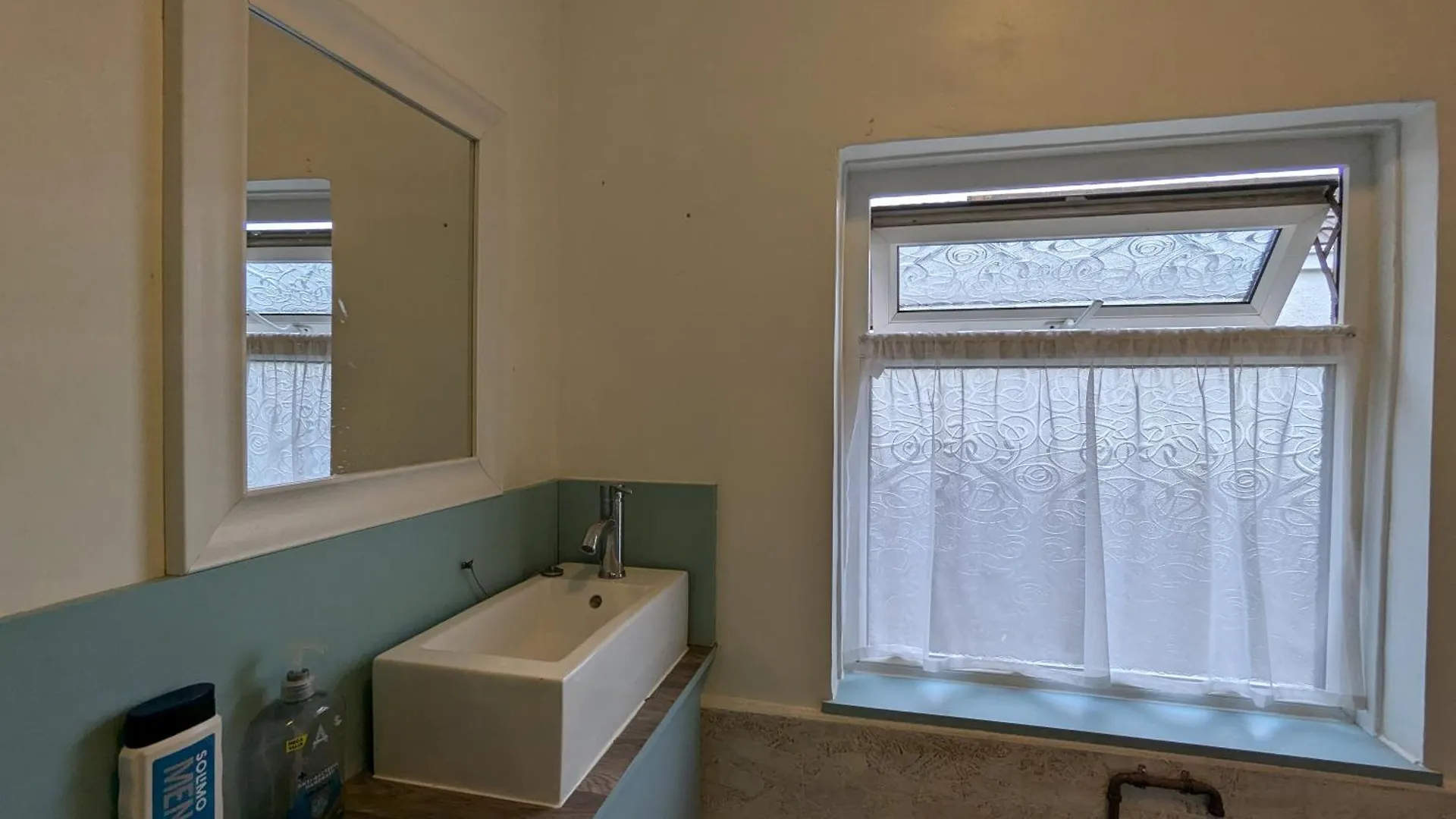 R5 - Triple Room Retreat - Near Beach, Parks, Trails, City - Wifi, Free Parking - Self Catering سوانسي منزل للإقامة